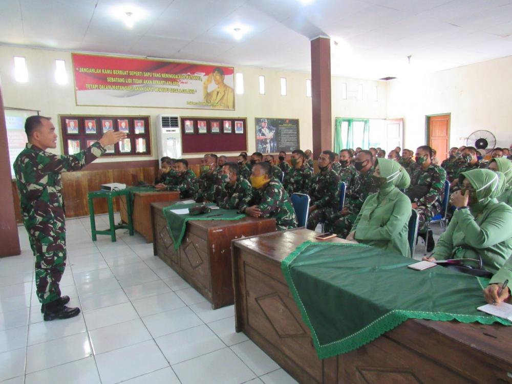 Cegah Pelanggaran, Prajurit Kodim Batang bersama Persit Ikuti Penyuluhan Hukum