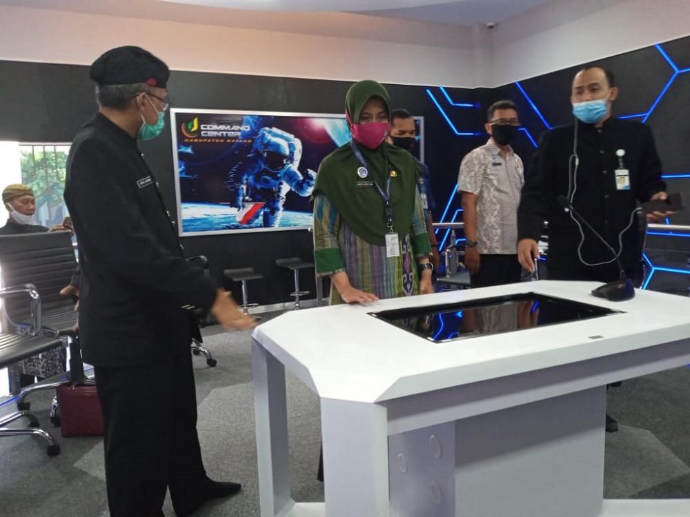 CALL CENTER 112 BATANG JADI RUJUKAN