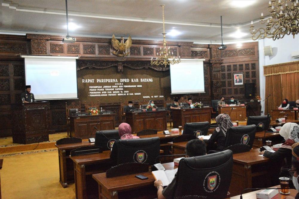 Bupati Batang Tanggapi dan Menjawab Pertanyaan Fraksi-Fraksi PKB Pada Rapat Paripurna