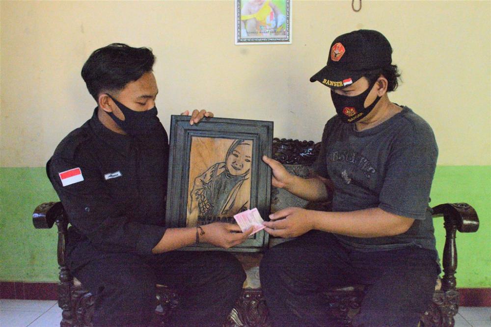 Foto Ukiran Kayu Dari Desa Wonokerso Batang