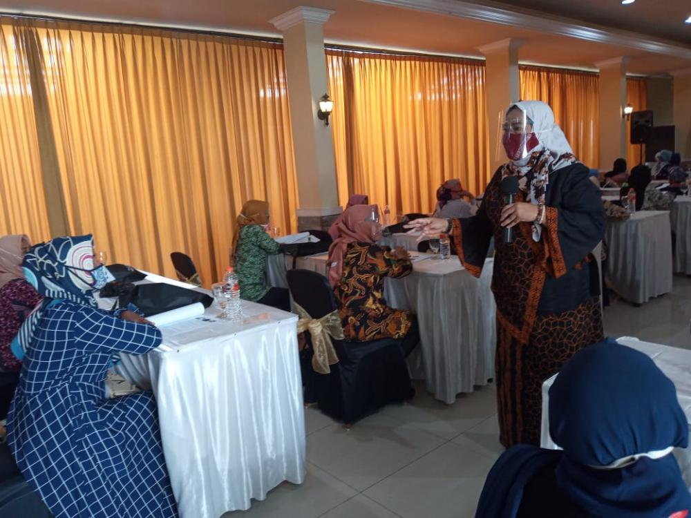 Kemenparekraf Lakukan Sertifikasi Kompetensi Pelaku Usaha Batik Batang