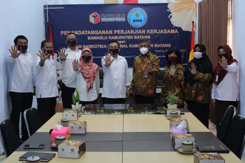 Bawaslu Bersama BNNK Batang Berkomitmen Cegah Penyalahgunaan Narkoba