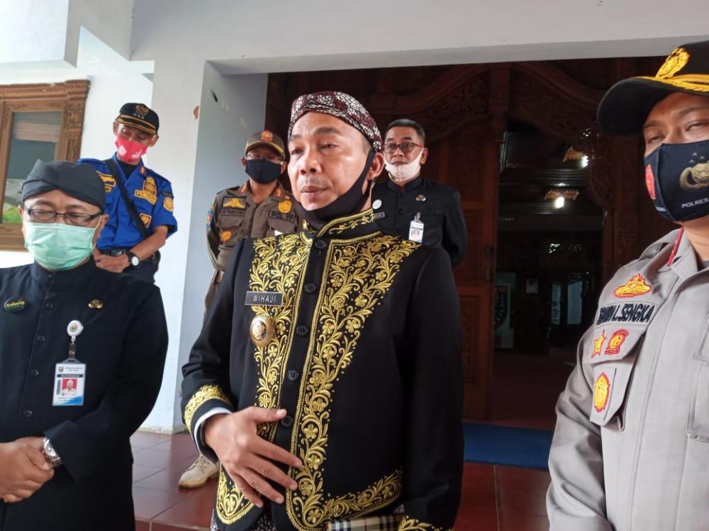 Bupati Batang, Berjanji Sampaikan Aspirasi Pekerja ke Pusat