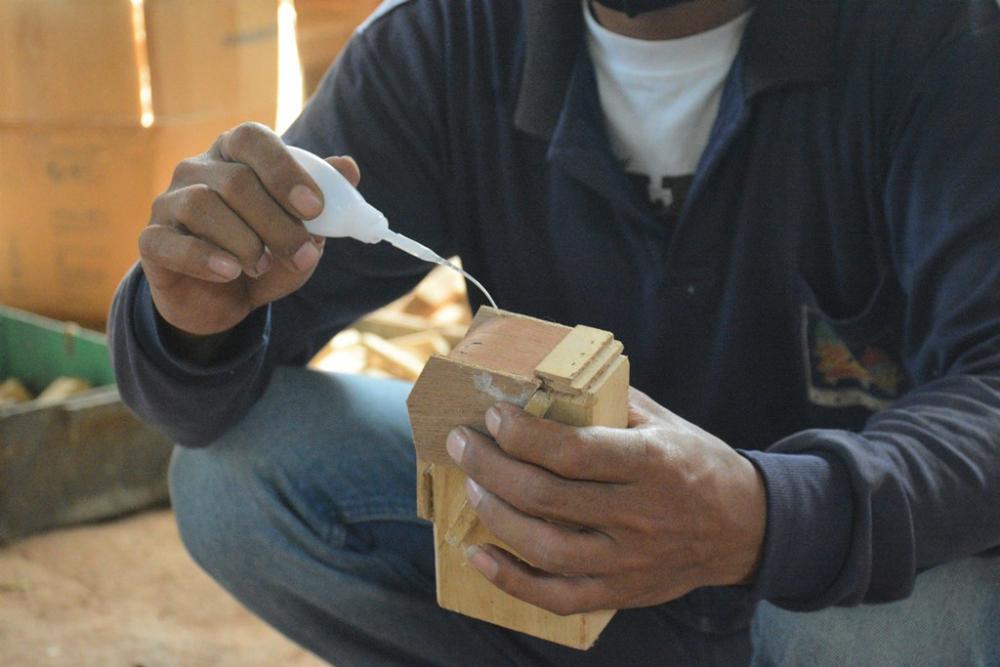 LEM BAGIAN BADAN MINIATUR EXCAVATOR