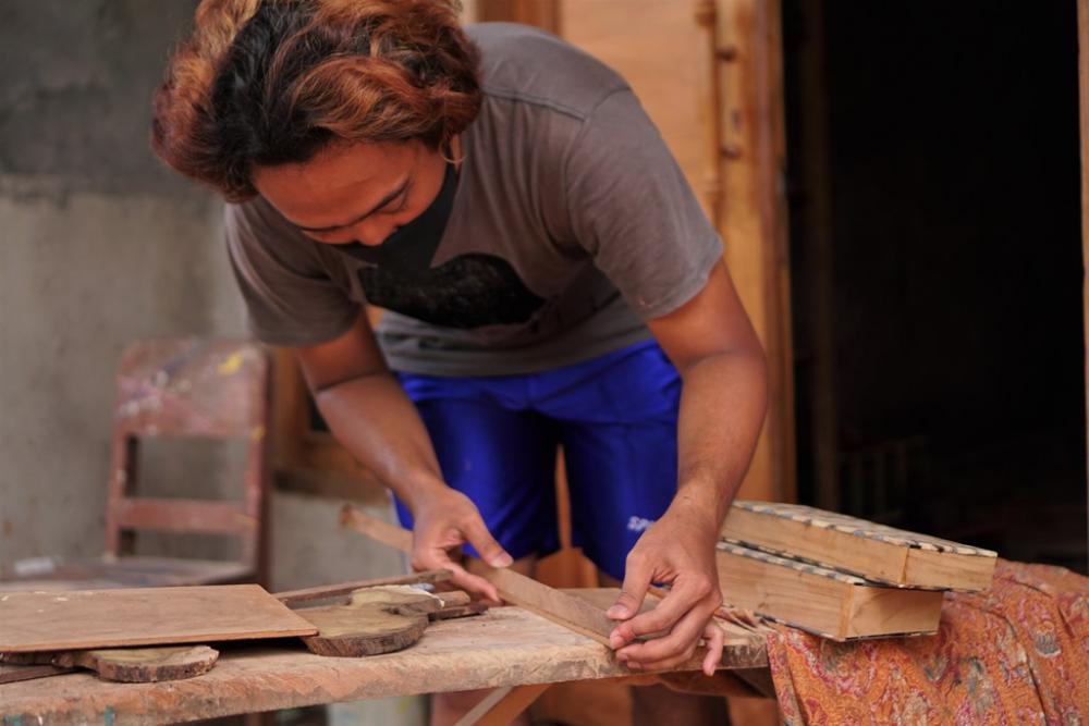 PASANG BAGIAN TAS KAYU 