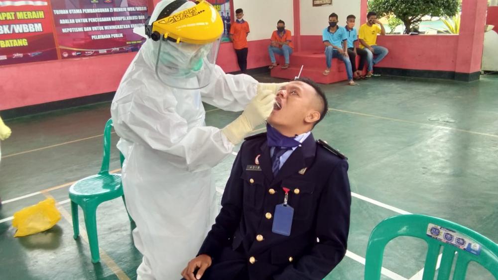 Petugas Rutan Batang dan WBP jalani Tes Swab Covid-19