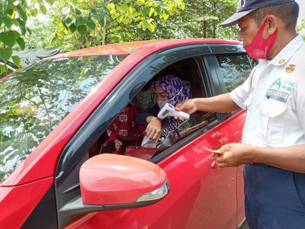 UKUR SUHU TUBUH PENGUNJUNG