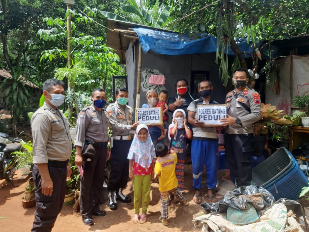 Peduli Kaum Duafa, Polres Batang Kembali Bagikan Paket Sembako