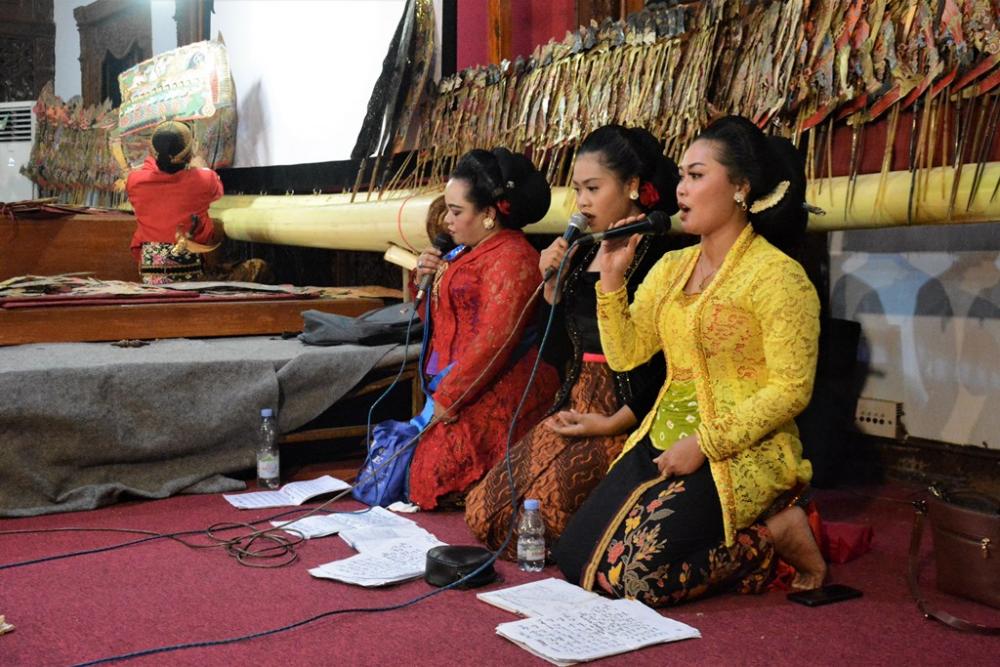 SINDEN IKUTI IRINGAN GENDHING GAMELAN