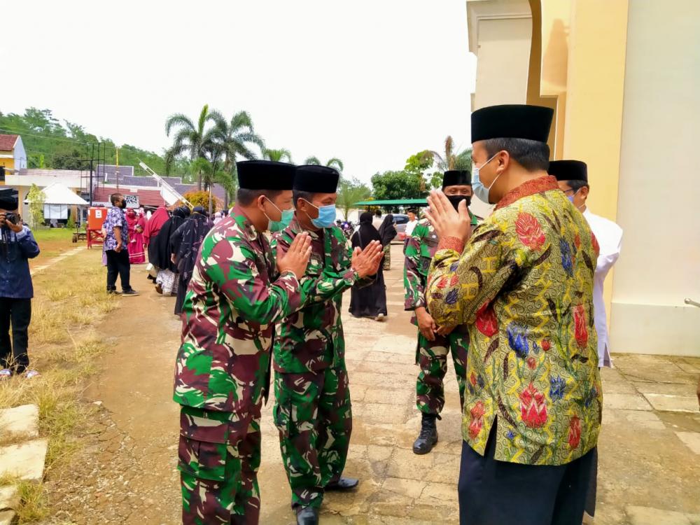 Dandim Batang Takziah di Ponpes Modern Tazzaka