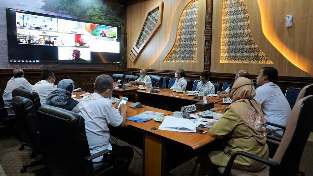 Bupati Batang Ikuti Uji Publik Keterbukaan Informasi Secara Virtual