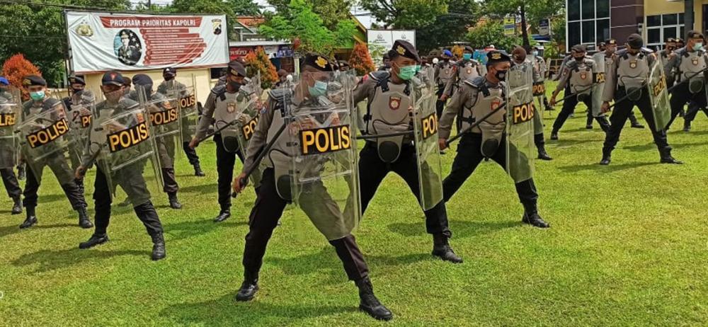 Kesiapan BKO Pengamanan Pilkada, Personel Polres Batang Jalani Latihan PHH