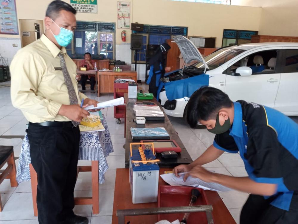 LSP SMK Kandeman Mempersiapkan Siswa Terjun ke Dunia Kerja