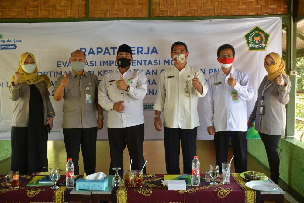BPJAMSOSTEK -Kemenag Batang Lanjutkan MoU, Pekerja Honorer dan Guru Madrasah Wajib Mendapatkan Perli