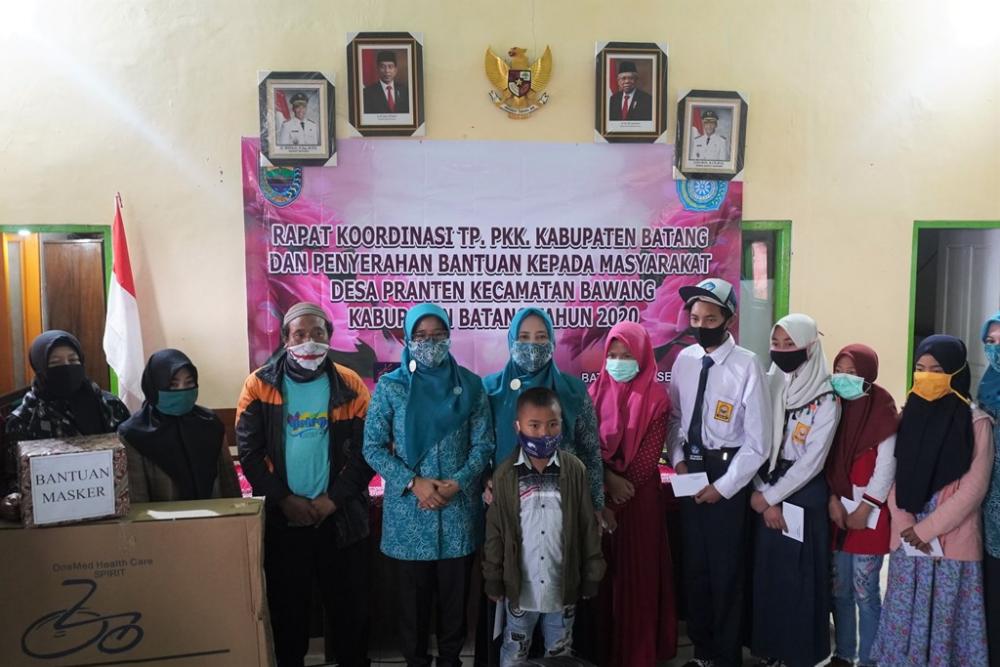 PKK Kabupaten Batang Berikan Beasiswa Untuk Warga Kurang Mampu