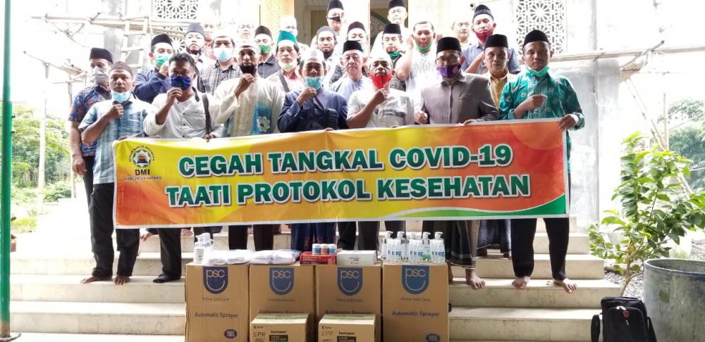 DMI Batang Kembali Bagikan Perlengkapan untuk Menangkal Covid-19