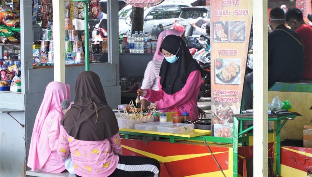 PEDAGANG LOKASI WISATA WAJIBKAN PROKES