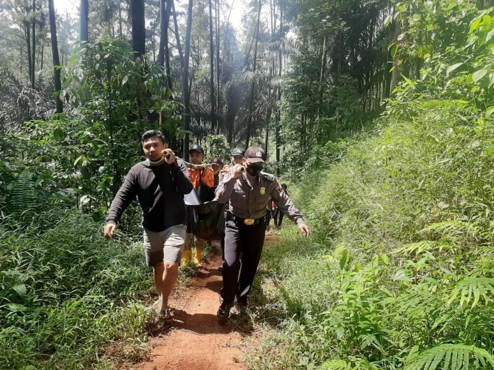 Gelandangan Tanpa Identitas Ditemukan Tewas Di Tepi Sungai