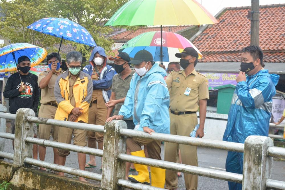 Bupati Batang Tinjau Kawasan Yang Sering Tergenang Air Setelah Hujan