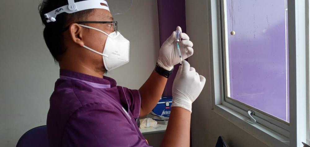 Nakes RS QIM Batang Yakin Vaksinasi Mampu Cegah Covid-19