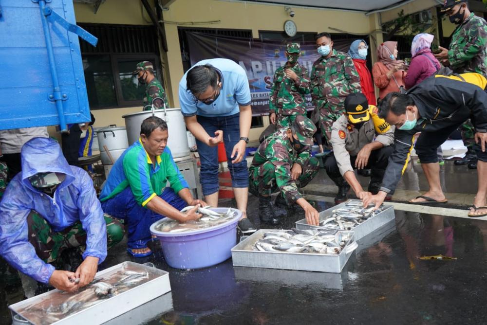 Kepedulian TNI-Polri Bersama Pemkab Batang Terhadap Terdampak Banjir