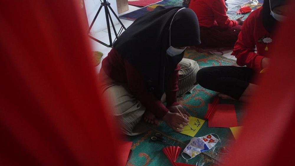 BUAT KALIGRAFI HURUF HANZI