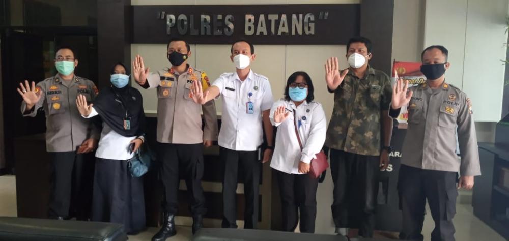 Sukseskan â€œDesa Bersinarâ€, Bhabinkamtibmas Bersinergi dengan BNN