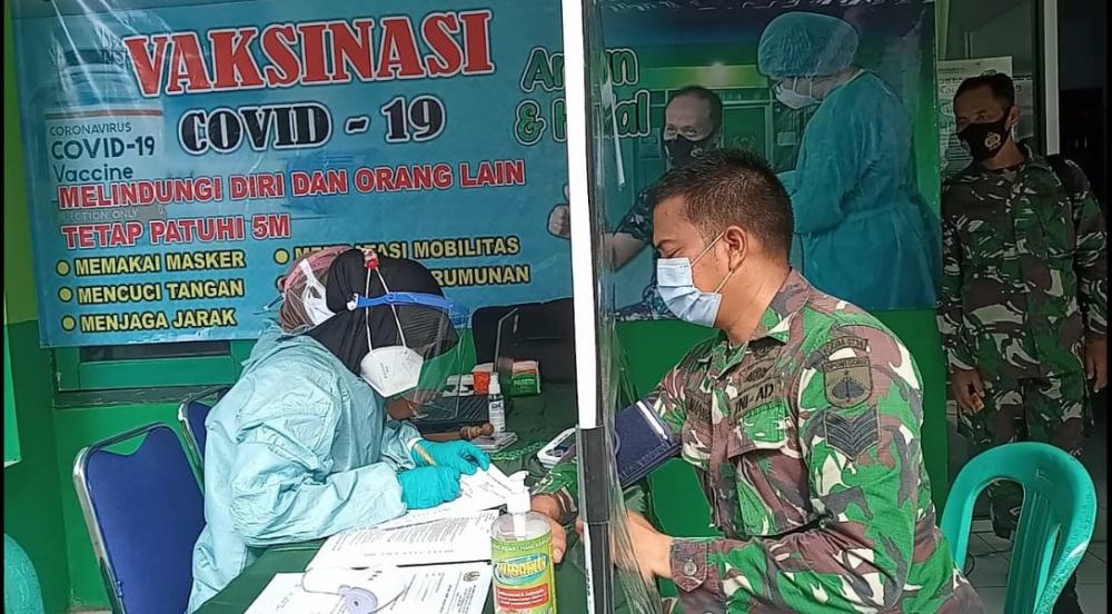Anggota Kodim Batang Jalani Vaksinasi COVID-19
