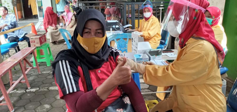 Ribuan Guru Kabupaten Batang Telah Divaksin COVID-19