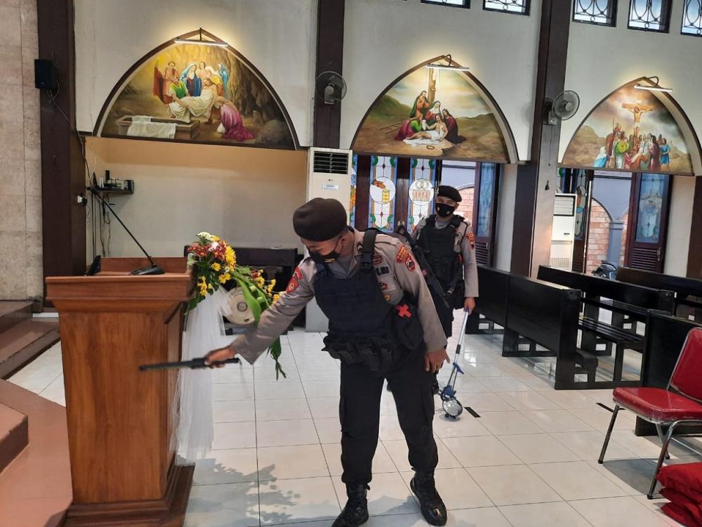 Sterilisasi untuk Pastikan Keamanan Misa Minggu Paskah