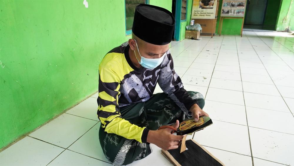 POTONG BAHAN ATAP PECI