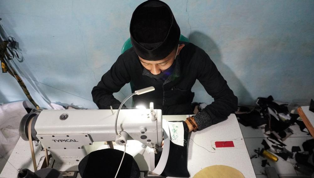 JAHIT PEMBATAS ATAS PECI