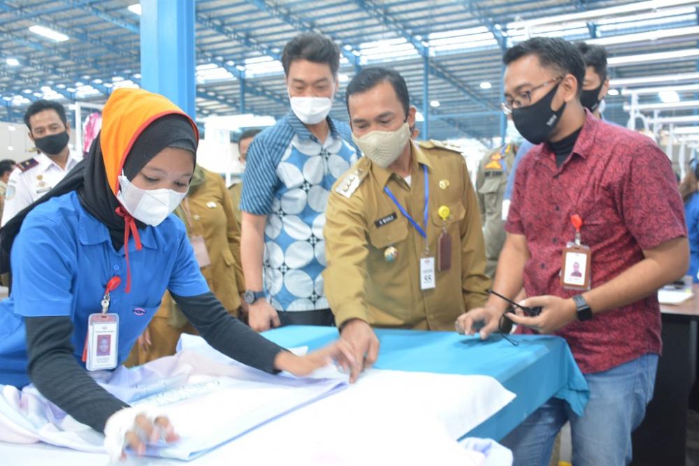 Bupati Batang Siapkan Calon Karyawan Terlatih Untuk PT Batang Apparel Indonesia
