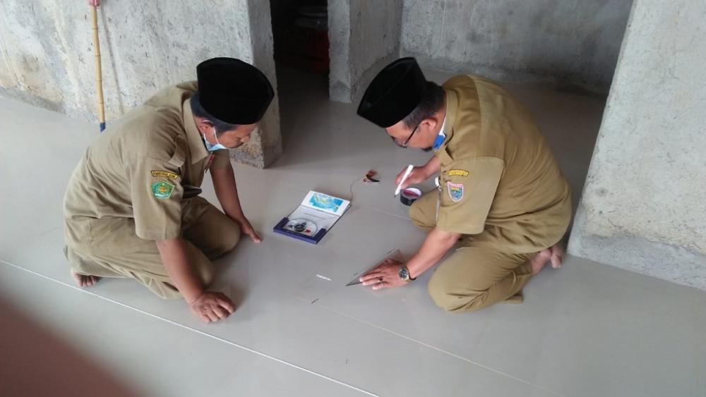 KUA Batang Layani Pengukuran Arah Kiblat