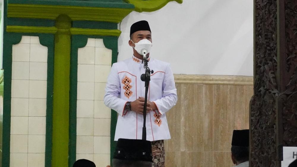 PELAKSANAAN SALAT IDULFITRI BERBEDA