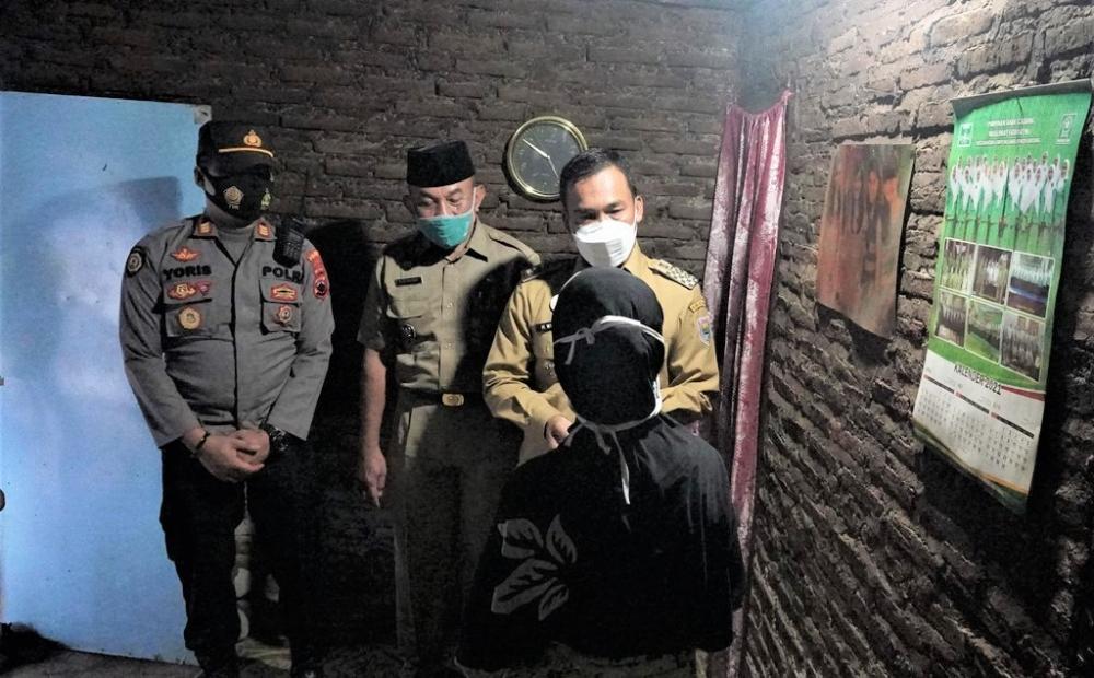 â€œTilik Wargaâ€, Bupati Batang Berikan Bantuan RTLH Kepada Warga Desa Rowosari