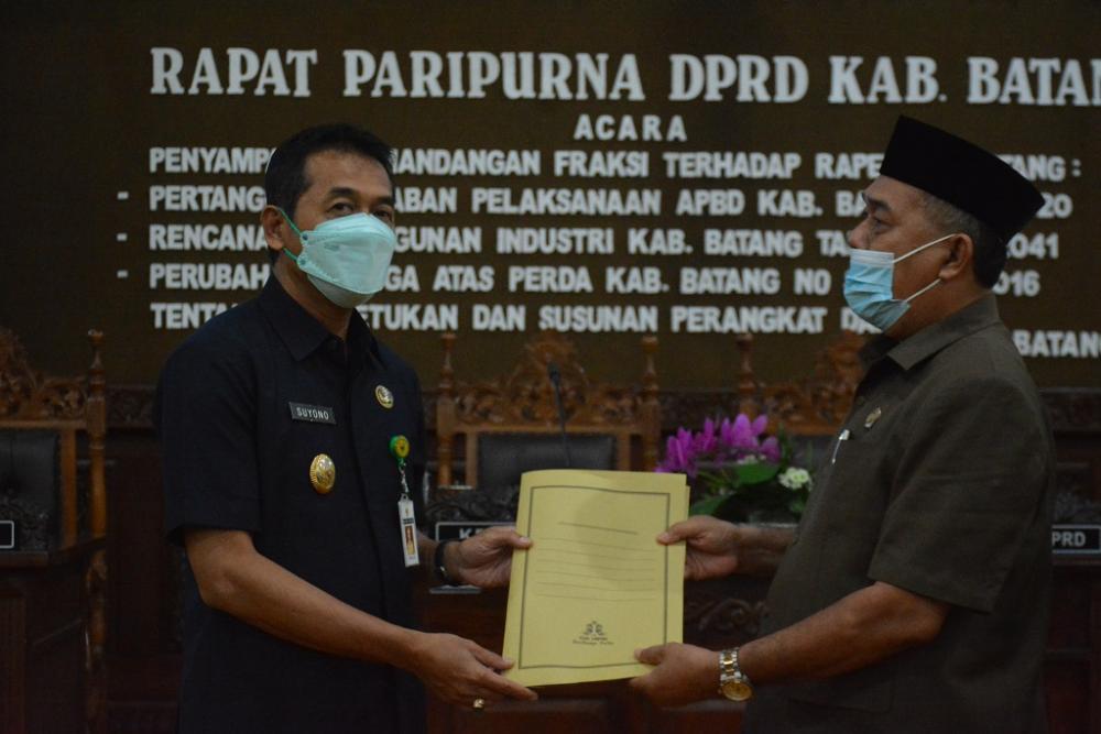 Penyampaian Pemandangan Umum Fraksi terhadap Penyampaian Pertanggungjawaban Pelaksanaan APBD