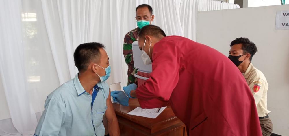 Kodam IV/Diponegoro Vaksinasi Ribuan Karyawan Sukorinrex