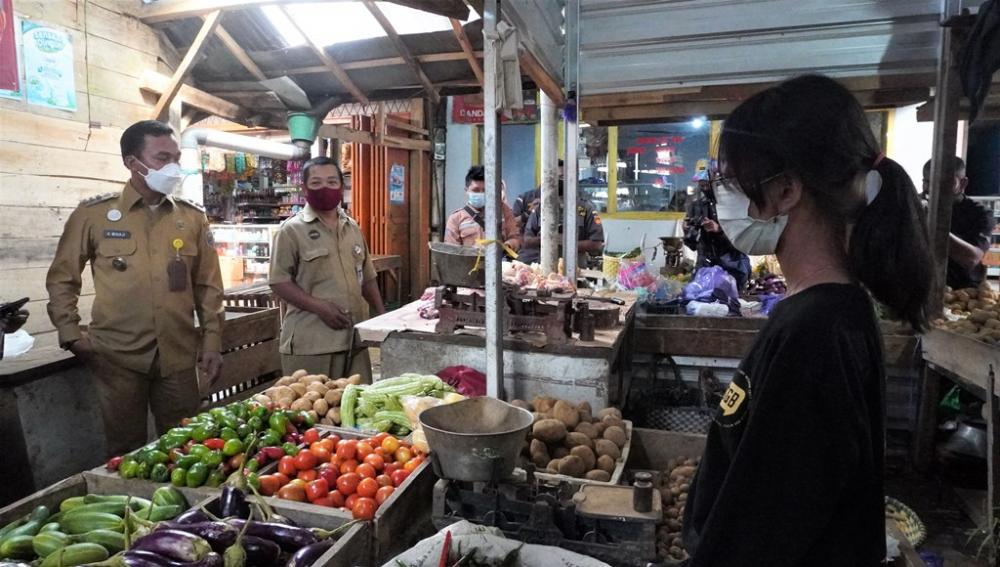 PEDAGANG SUDAH TAAT PROTOKOL KESEHATAN
