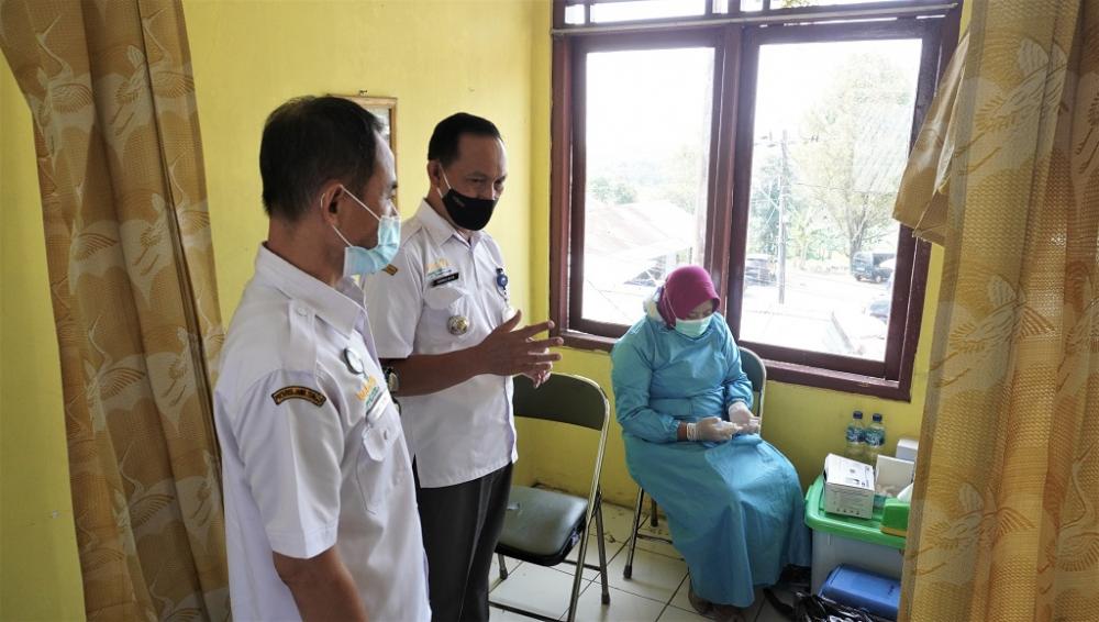 Jemput Bola Vaksinasi di Pasar Bawang Batang