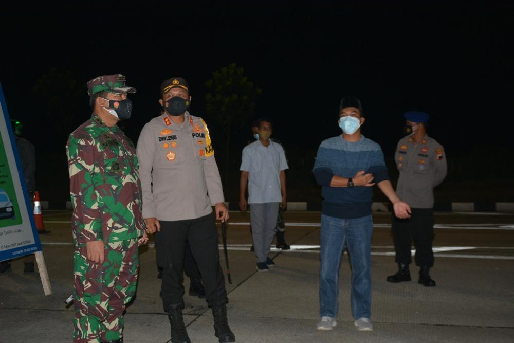 Malam Iduladha, Forkopimda Batang Cek Pos Penyekatan