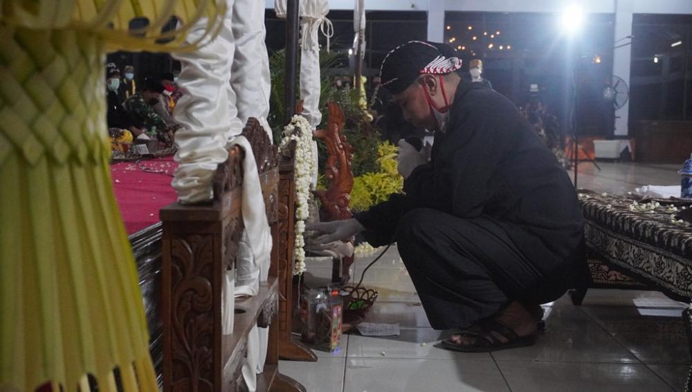 RITUAL PEMBACAAN DOA TOMBAK ABIRAWA