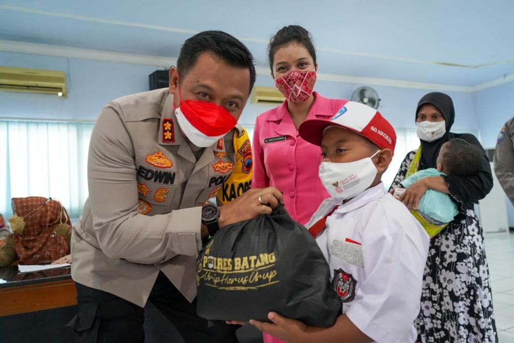 Delapan Yatim Piatu Terima Bantuan Pendidikan