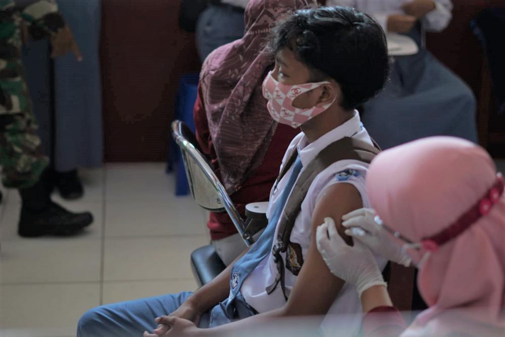 Siap PTM, Ratusan Siswa SMKN 1 Warungasem Divaksin