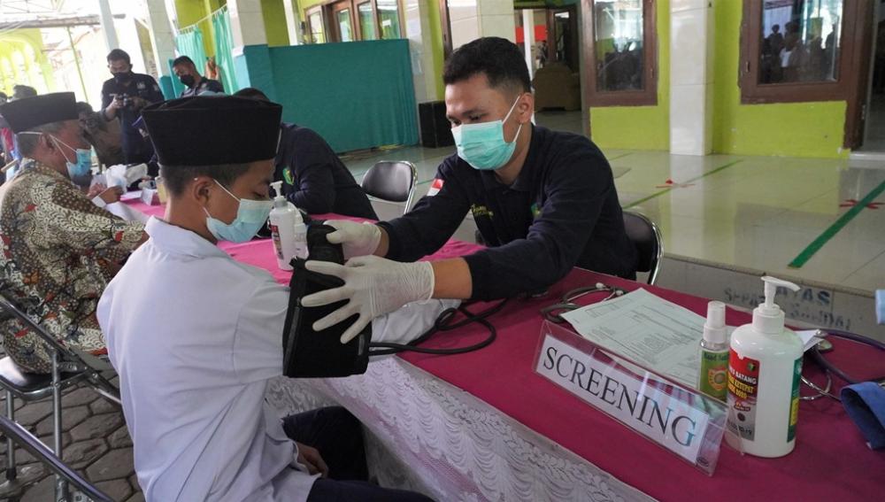 SKRINING KESEHATAN SANTRI