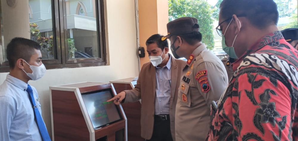 Tazakka Kembangkan AIST, Santri Diajarkan Transaksi Nontunai