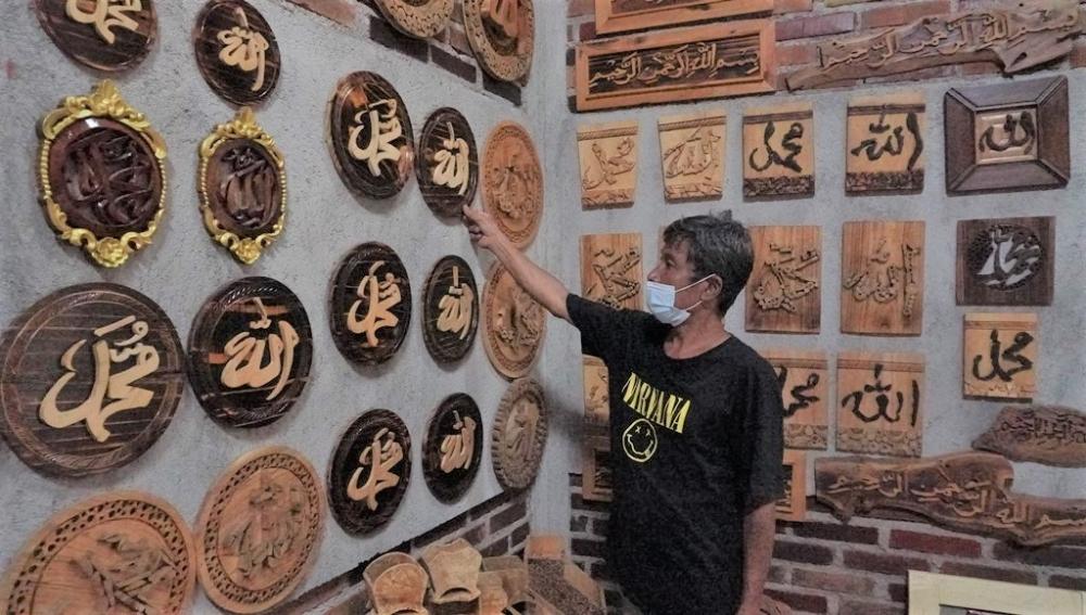 KERAJINAN LIMBAH KAYU