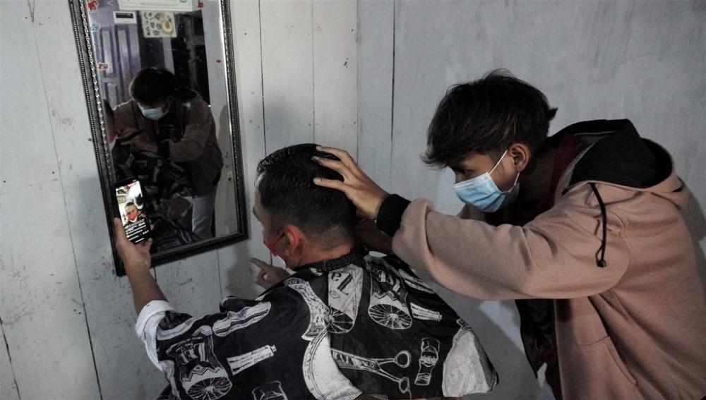 Tilik Warga, Bupati Batang Membayar Cukur Rambut Rp2 Juta