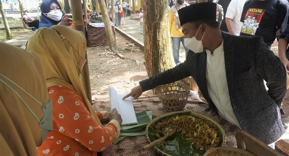 KUNJUNGAN BUPATI KE PASAR MINGGON JATINAN