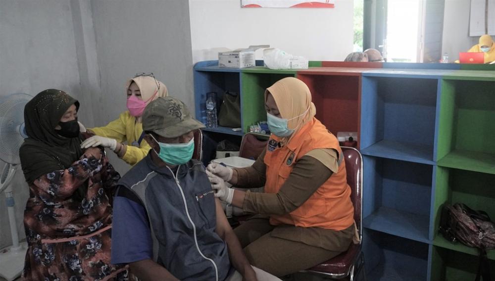 VAKSINASI DESA JLAMPRANG 90 PERSEN